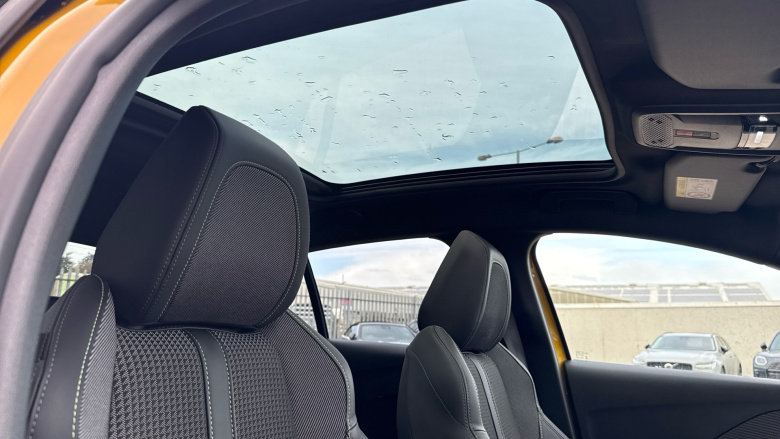 Peugeot 208 1.2 PureTech 100 GT 5dr EAT8 Petrol Hatchback